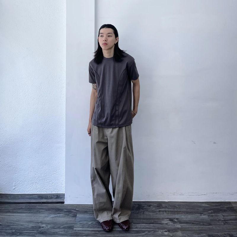 Articulated Seam Fitted Tee