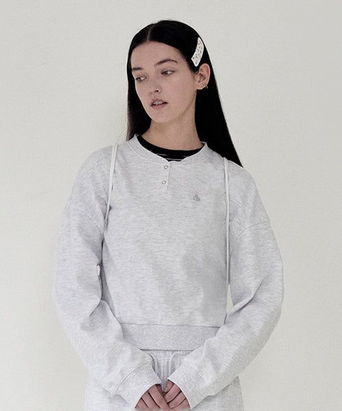 KIRSH（キルシー）の「KIRSH PLAIN BUTTON POINT SWEATSHIRT [MELANGE GRAY]（Tops）」