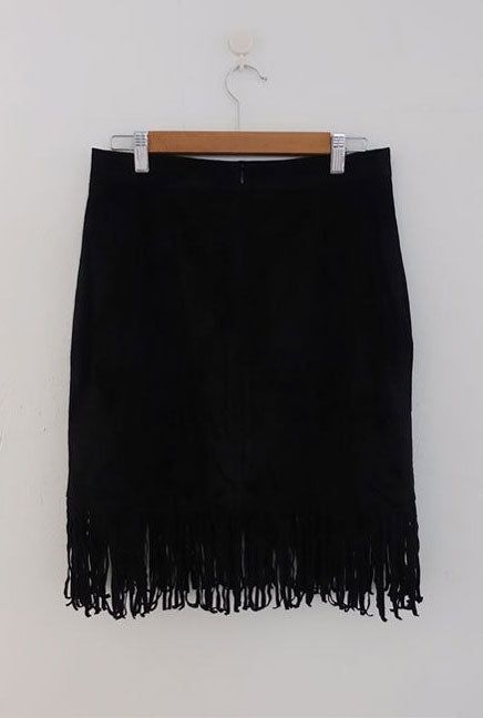 SUEDE FRINGE SKIRT IN BLACK