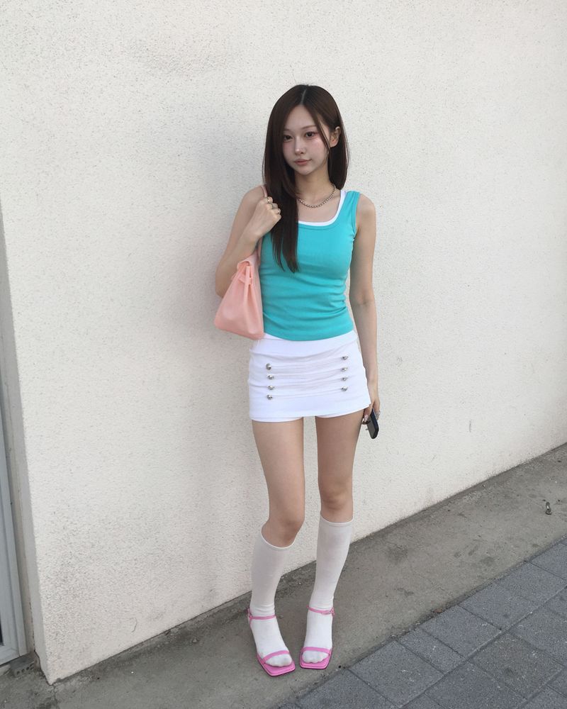Coloring sleeveless