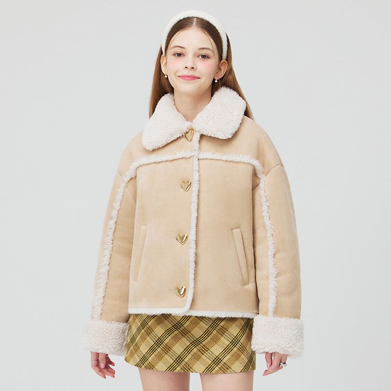 VVV（ブイブイブイ）の「HEART BUTTON SHORT SHEARLING JACKET _ BEGIE（Jackets/Outerwear）」