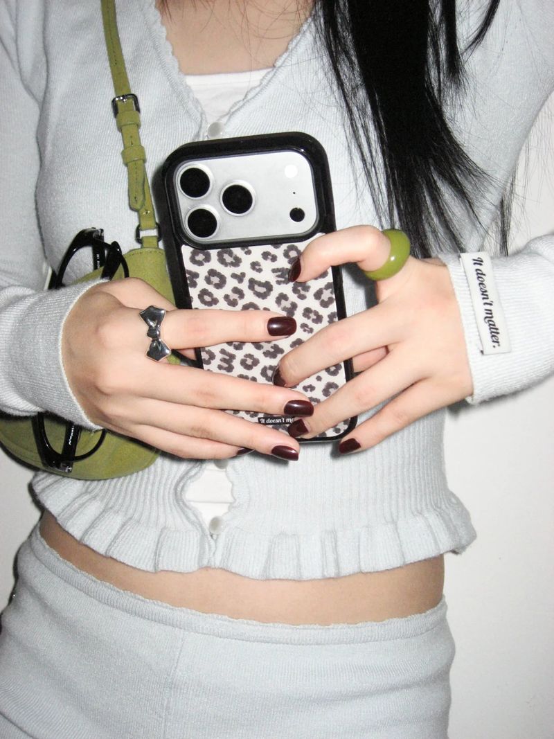 Wild Leo phone case (Mocha Gray)