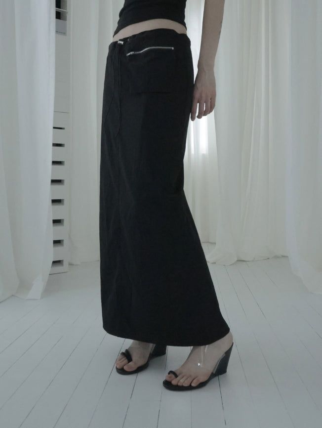 Illoque Pocket Nylon Long Skirt