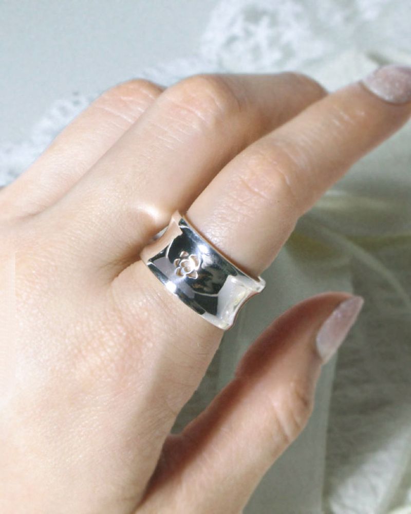 [MADE] lovely rose. bold rose hole ring