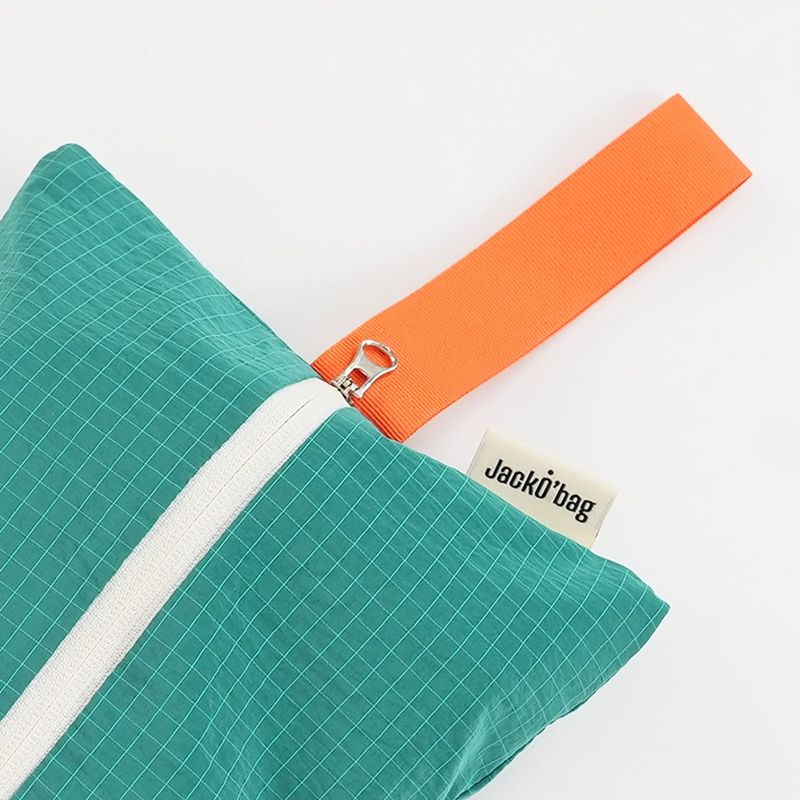 Nylon strap pouch 
