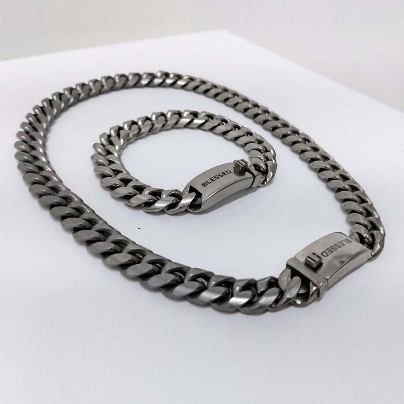 STEEL LINE CRUVE CHAIN NECKLACE