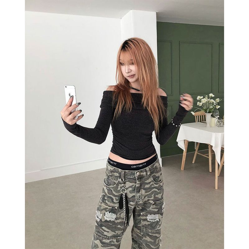 Cookie Off-shoulder T