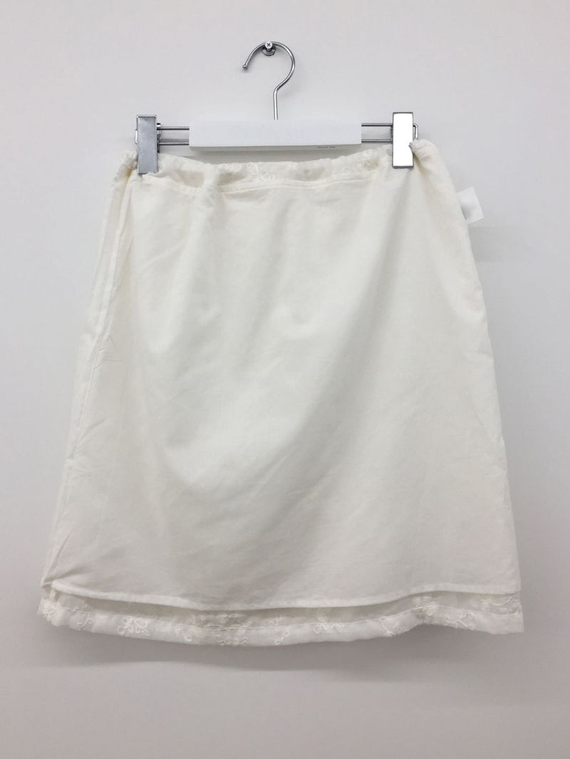 Flower applique skirt (1color)