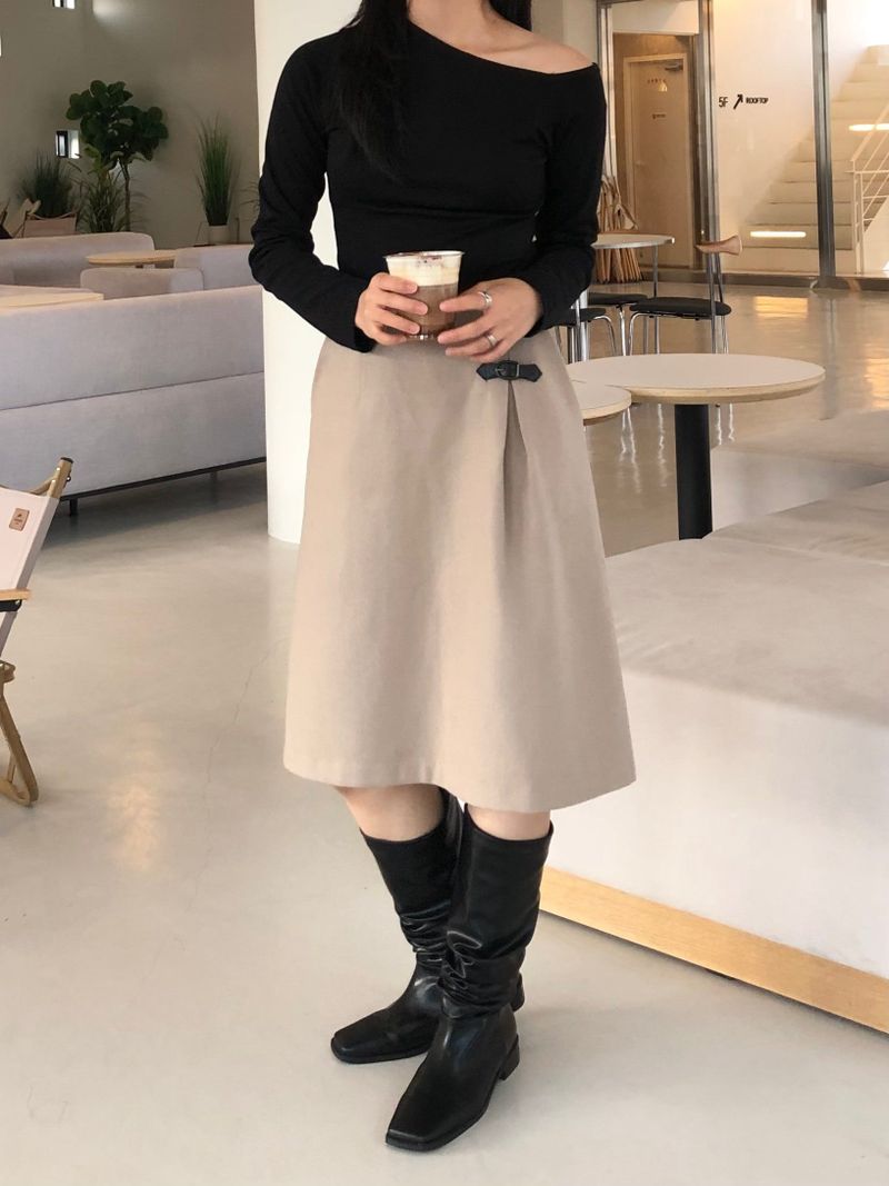 Square wrinkle middle boots 