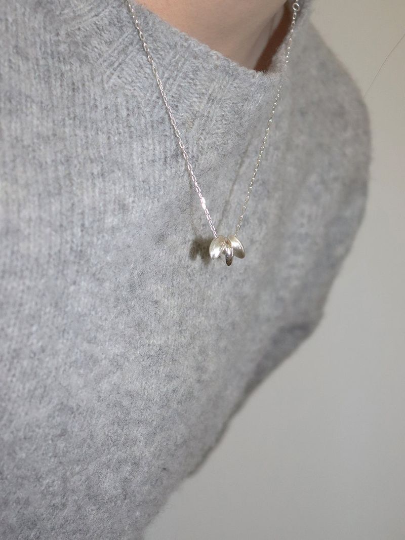 TINY MANGO NECKLACE