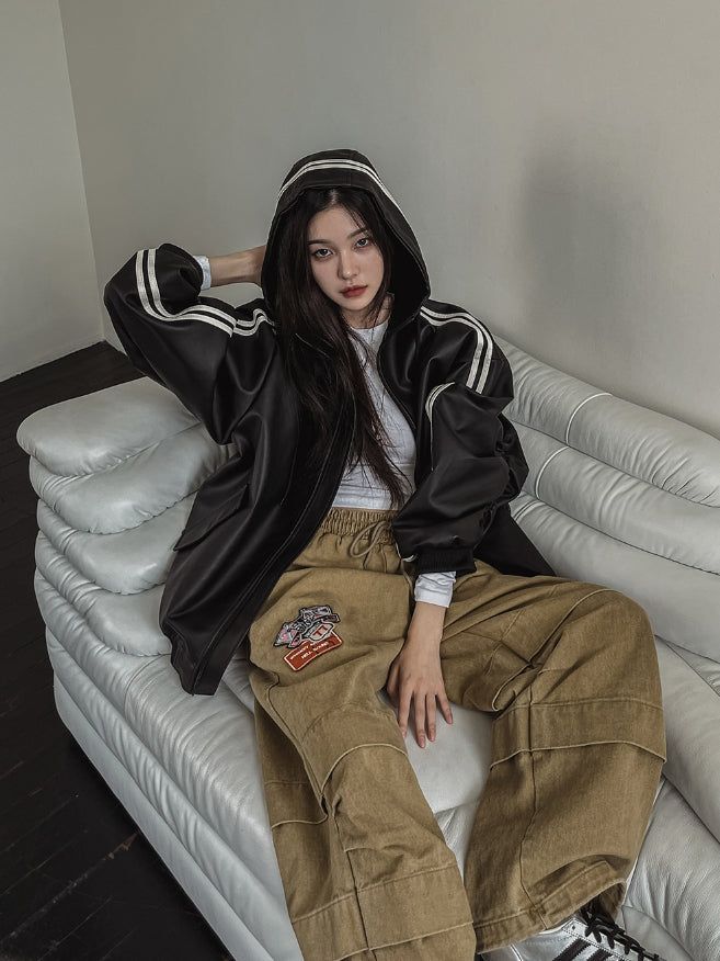Track shirring leather hooded jacket