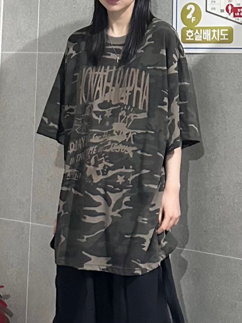 camo graphic t-shirt