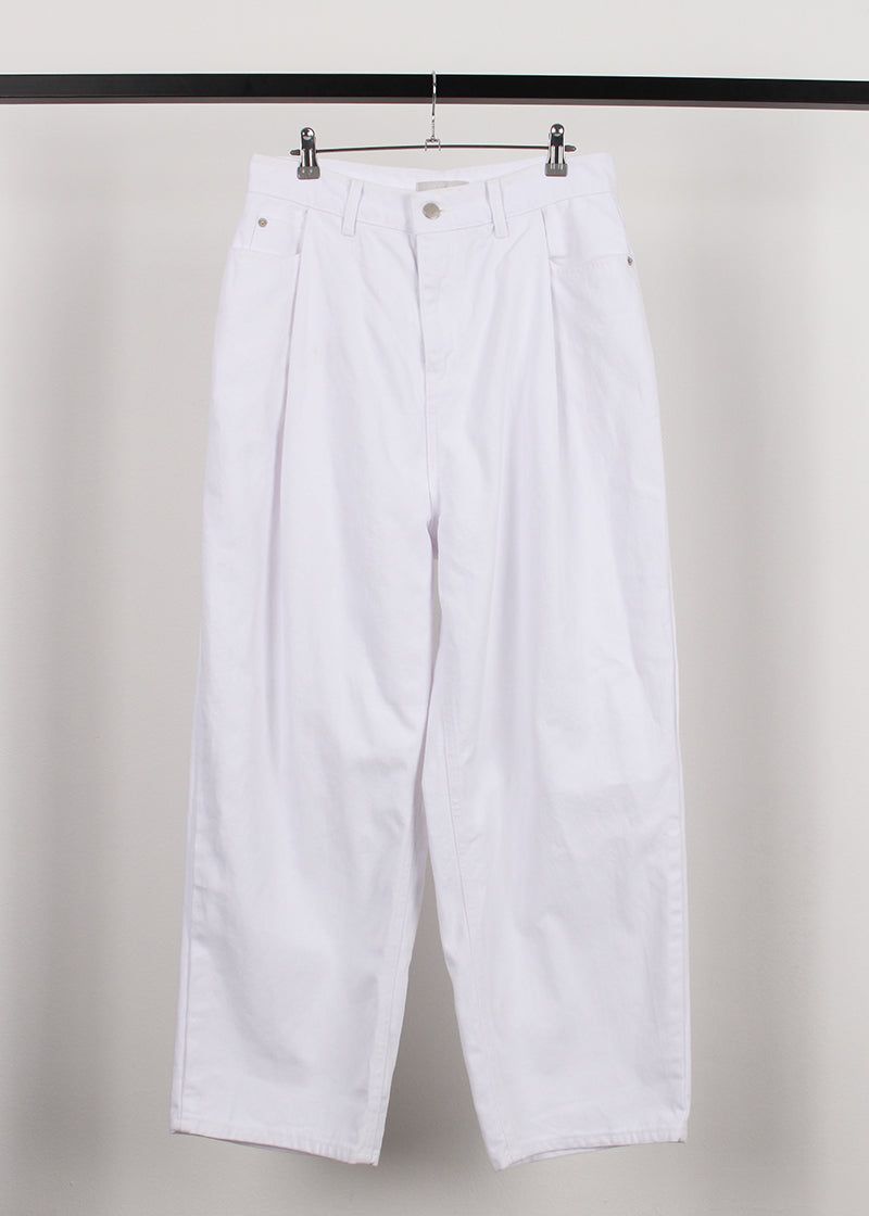 TUCK WIDE DENIM PANTS