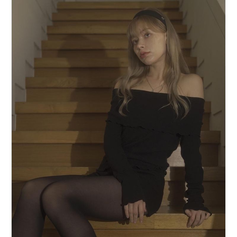 CLOUDY OFF SHOULDER-BLACK