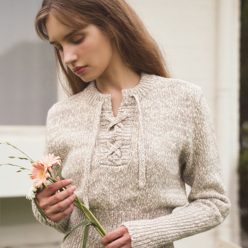 EVMOIU（エブモウ）の「CORSET DETAIL CROP KNIT - OATMEAL GREY（Tops）」