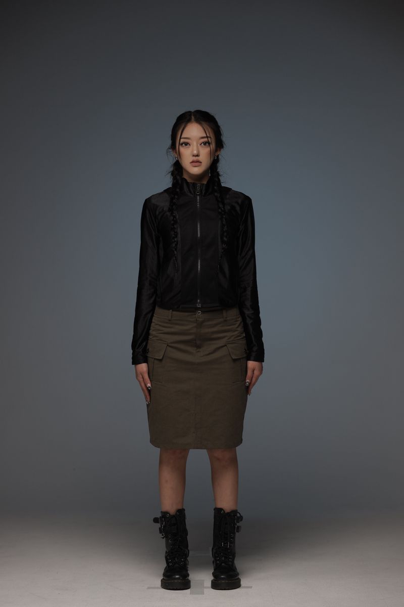 deepinblue（ディープインブルー）の「05. MIDI KHAKI CARGO SKIRT（Skirts）」