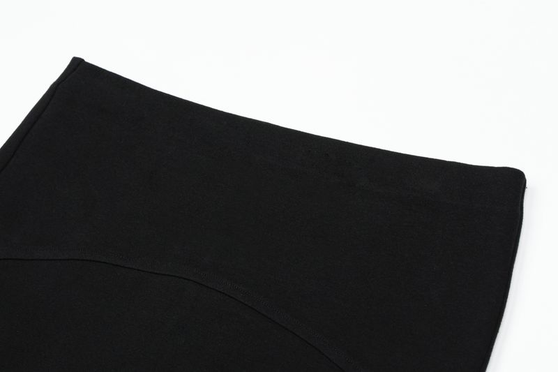 Eyelet slit skirt (black)
