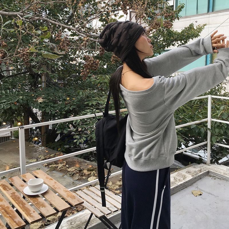 Nar off shoulder loose fit sweatshirt