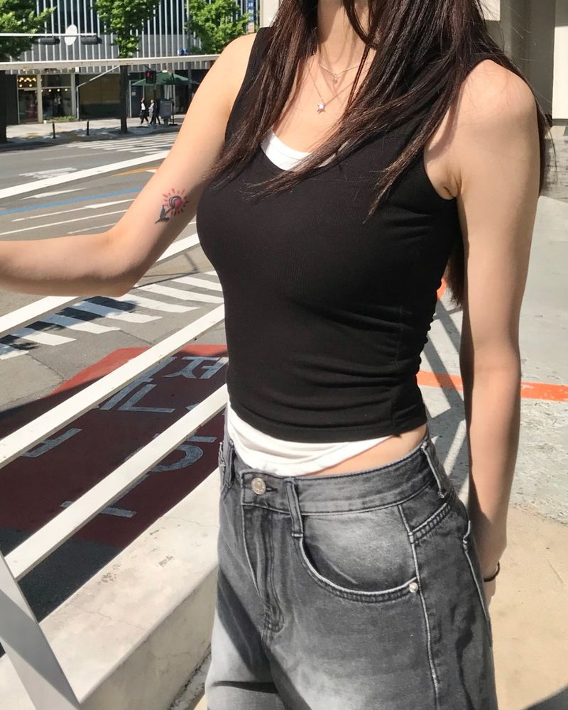 Acher sleeveless