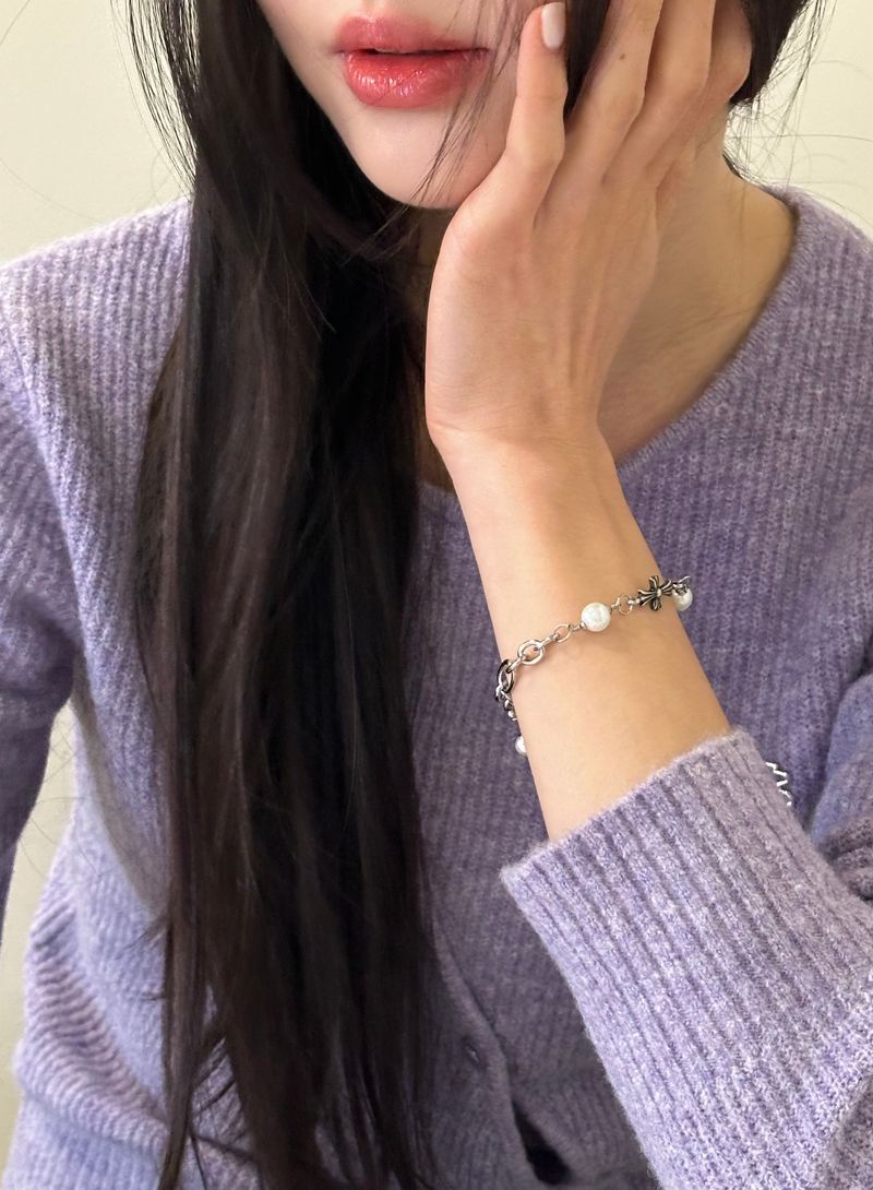 pearl drop bracelet(cross)