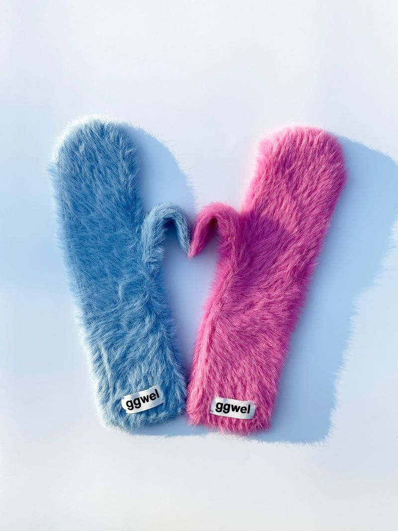 FLUFFY ANGORA GLOVES