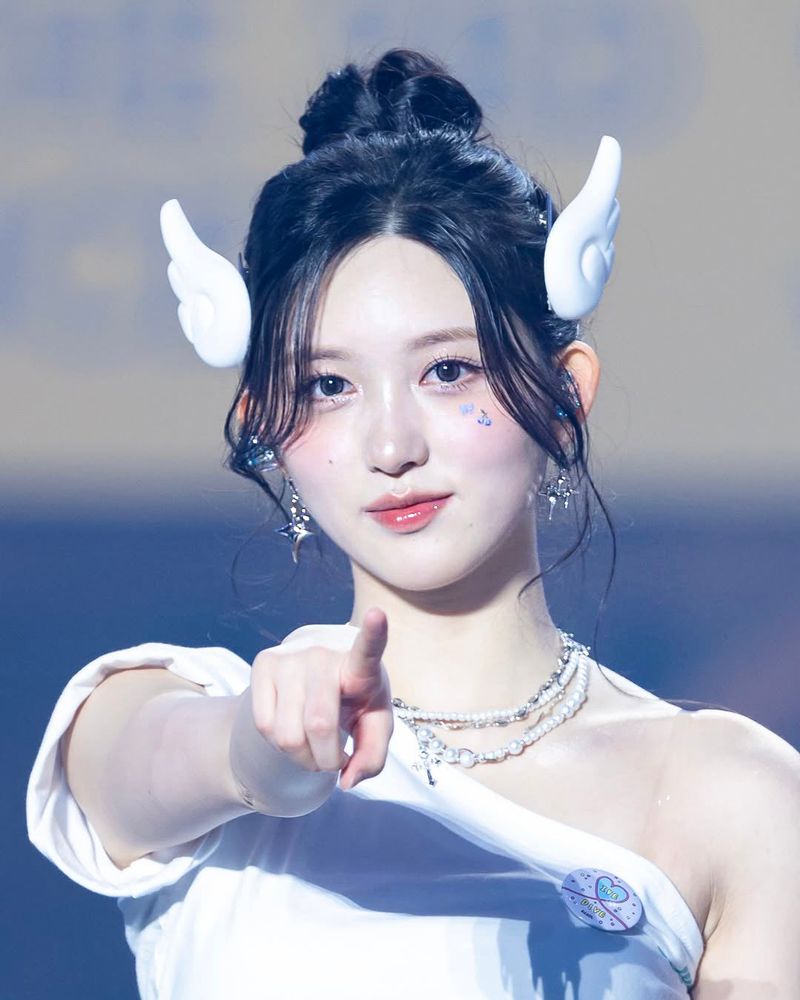  [Aespa Karina, IVE Gaeul Piercing] Sparkle Sparkle Huggies Piercing