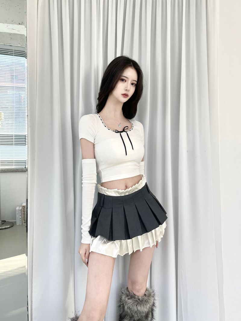 1131. Satin layered mini pleats sk