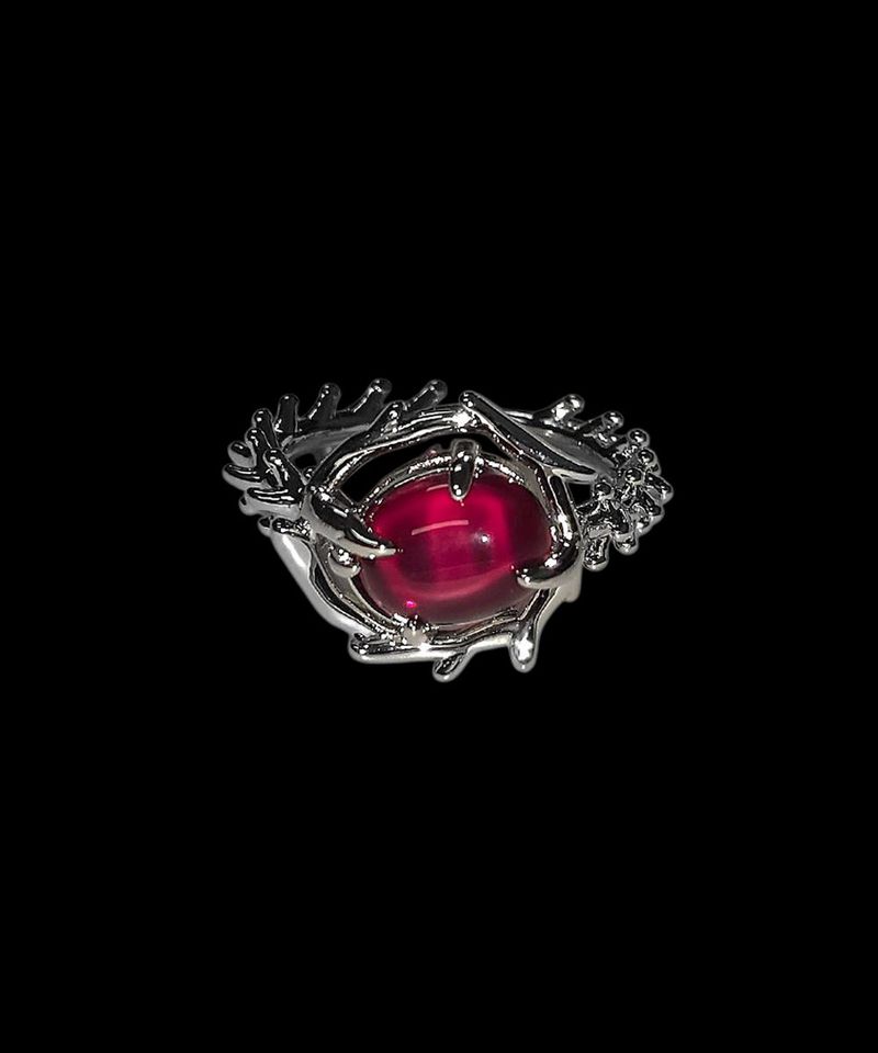 Adamdree(アダムドリー)の「Red Vine Unique Ring(Accessories)」