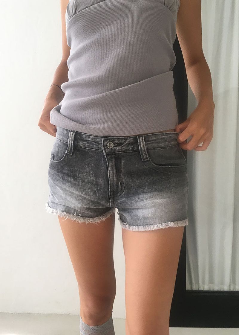 eon（イオエン）の「FRINGE DENIM SHORTS（Pants）」