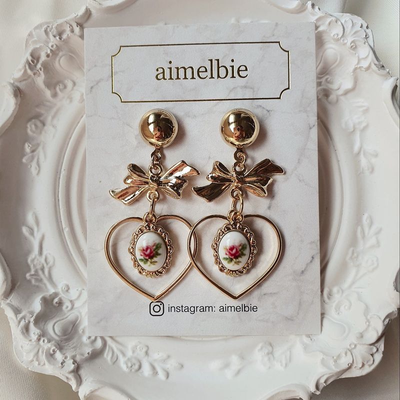 Vintage Rose Garden Earring - Heart Version
