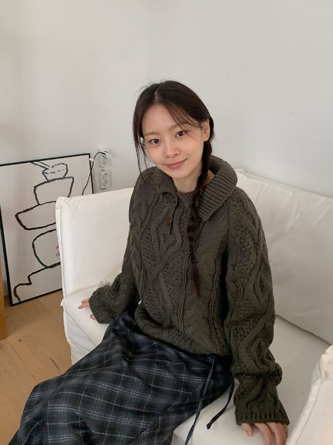 Hyoro Button High Neck Cable Knit