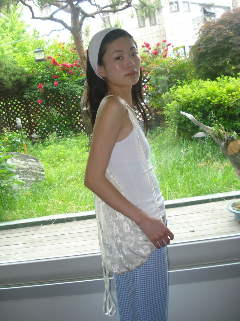 Sheer flower silk string bag