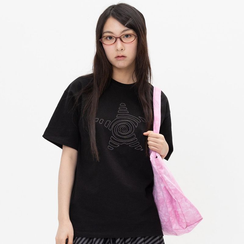 WEBHOUSE（ウェブハウス）の「Twister Stitch Tee - Black（Tops）」