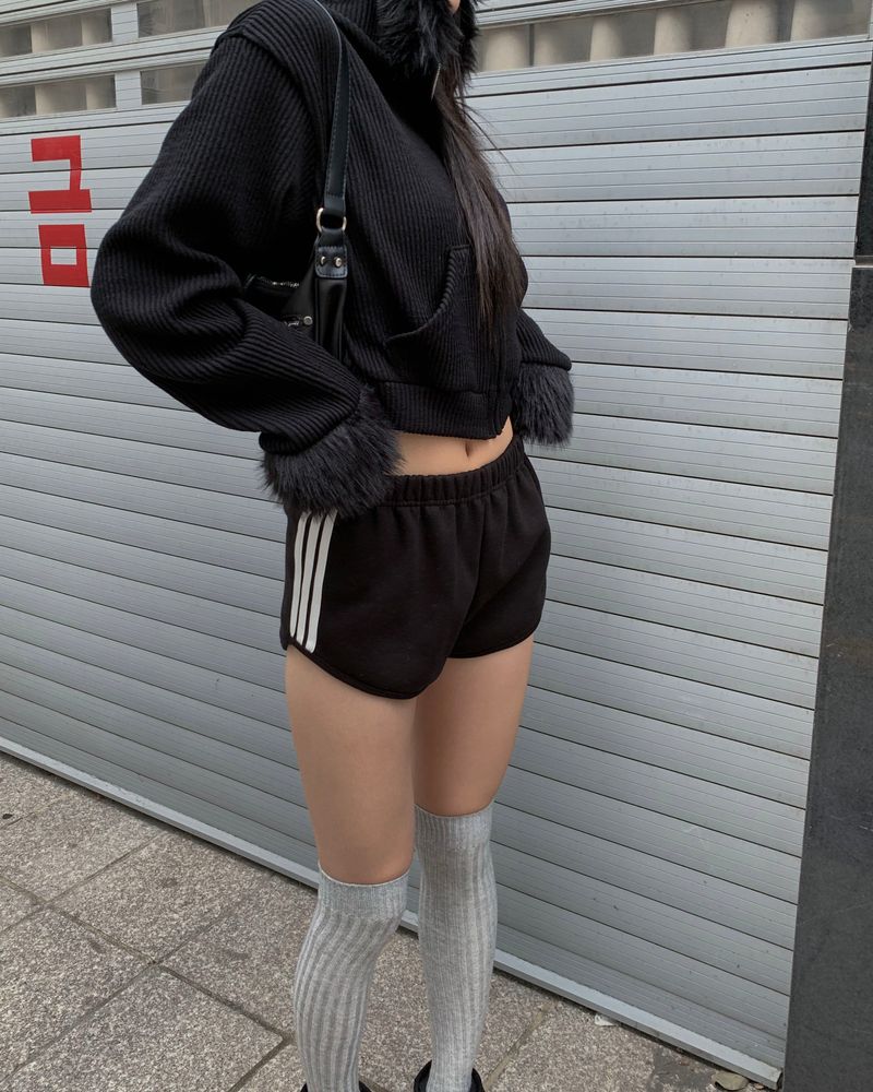 Fur crop hood jumper