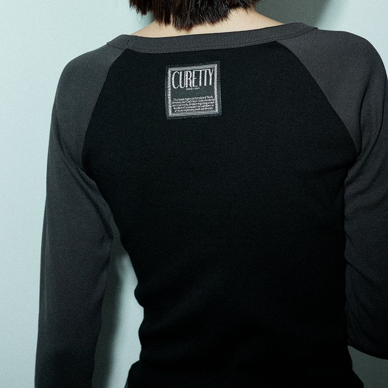 C RAGLAN LONG SLEEVE T-SHIRT_BLACK
