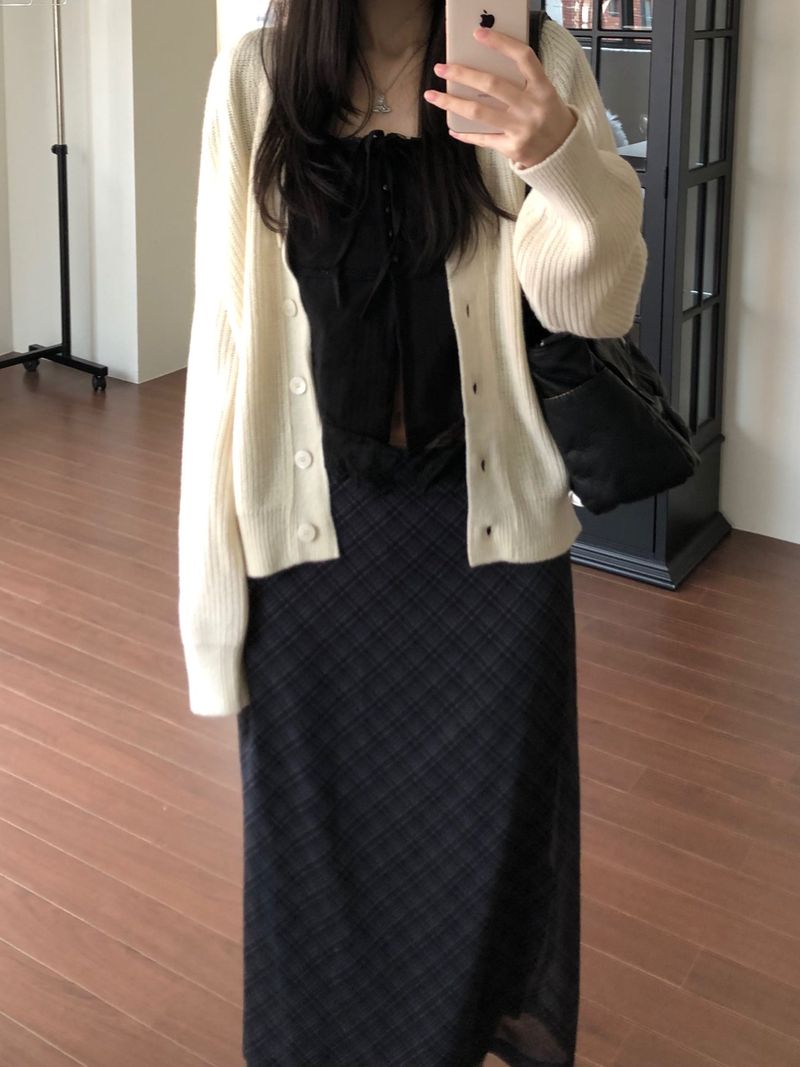 V-knit cardigan (2 colors)