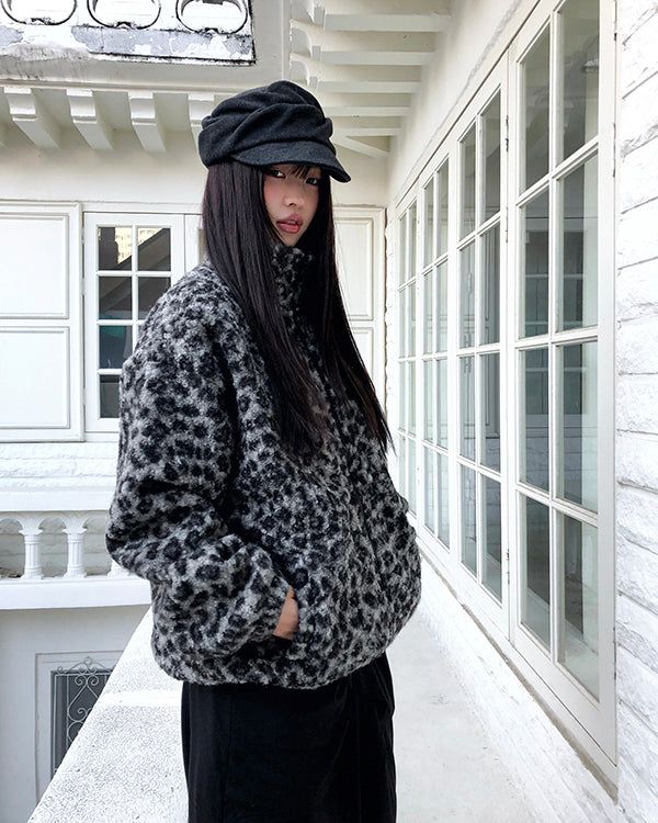 WONDER WONDER（ワンダーワンダー）の「Boran Leopard Teddy Fur Loose Zip-Up Jumper（Jackets/Outerwear）」