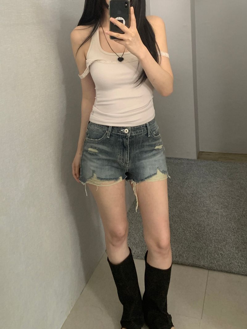 Helia Distressed Shorts