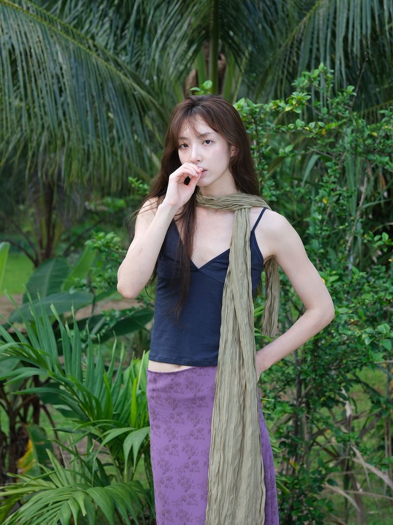 Deep V-neck Sleeveless (Navy)