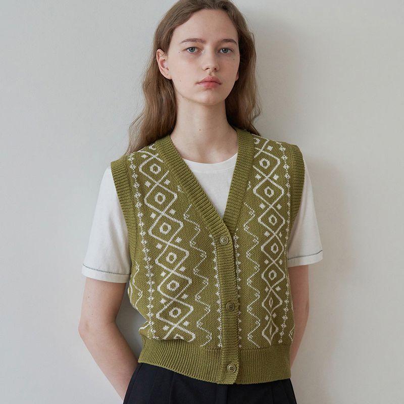 URAGO（ユラゴ）の「Draw jacquard vest（Tops）」