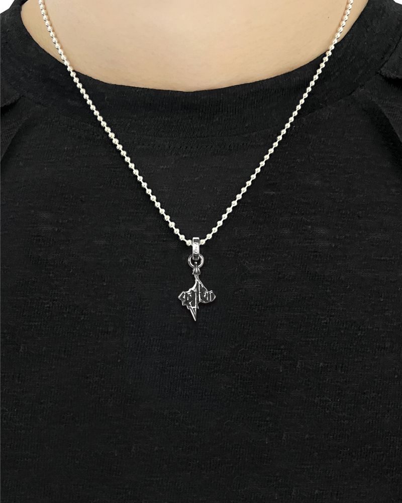 AE LOGO CHAIN PENDANT