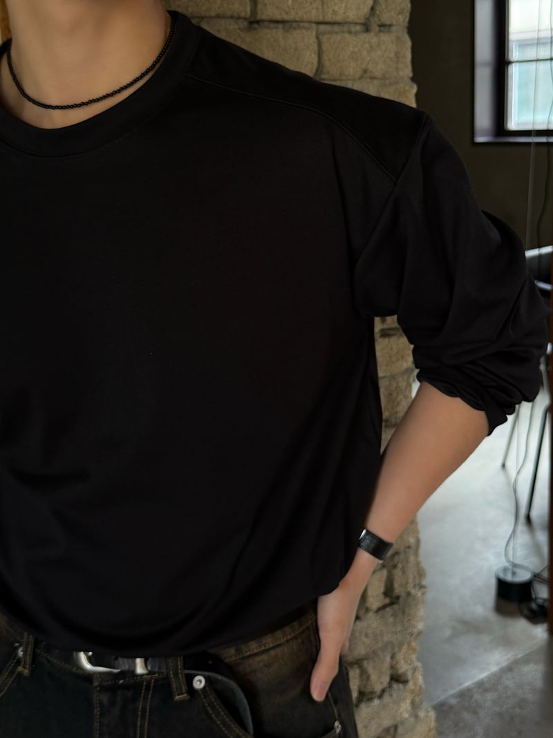 Broad shoulder cut line long sleeeve