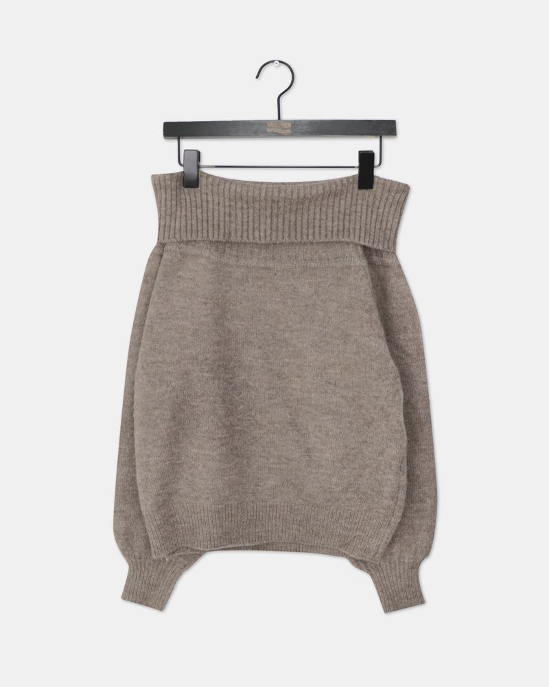 Jeune Off-Shoulder Loose-Fit Long Sleeve Knit