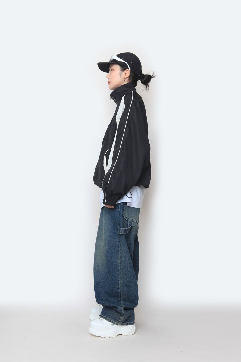 piping colored nylon jacket