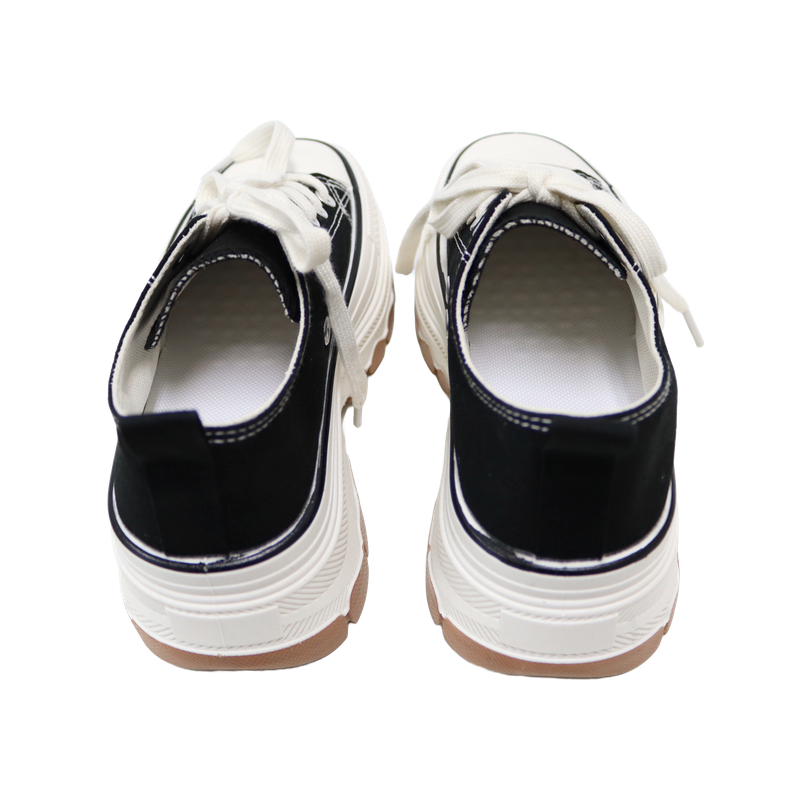 BOLD SNEAKERS