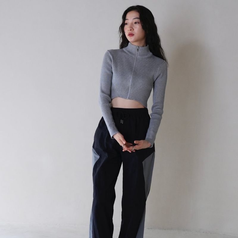 zip cropped knit