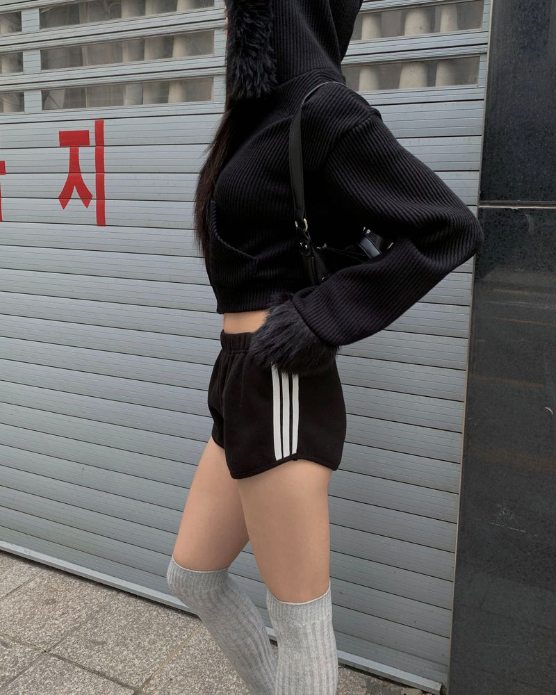 Fur crop hood jumper
