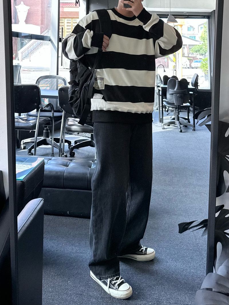 Mentor Patch Dangara Loose Fit Sweatshirt