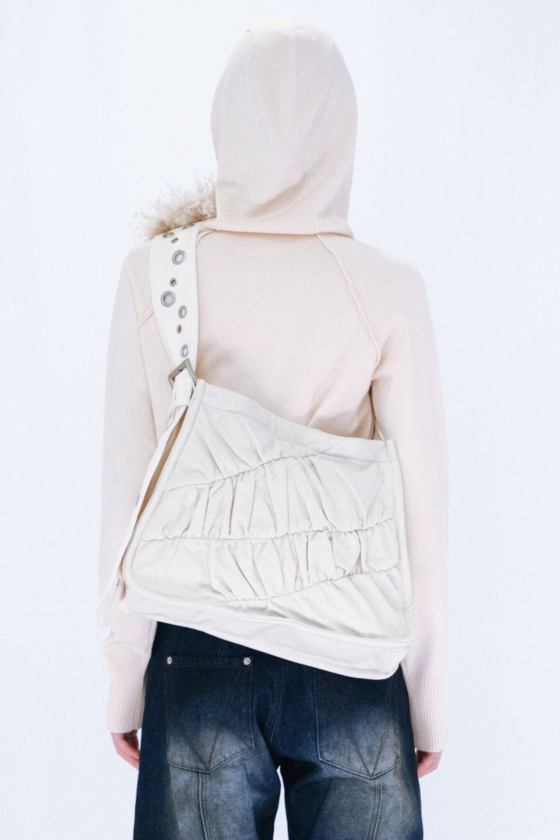 GATHER SHOULDER BAG