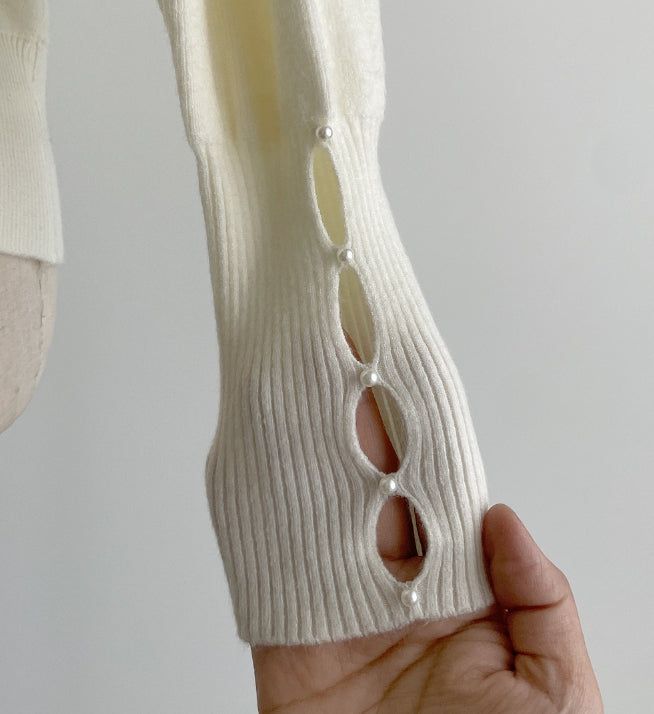 Genuine Pearl Slit Frill Turtleneck Knit